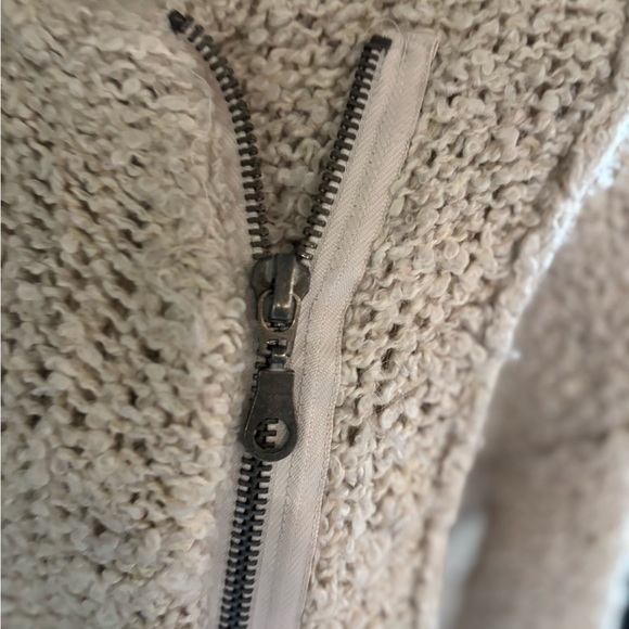 Cream Textured Zip-Up Sweater‎ - Picture 2 of 10